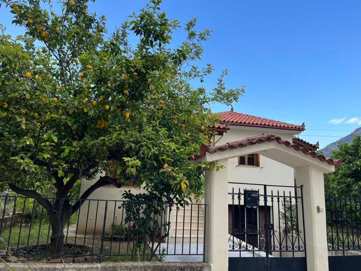 Lemon Tree House Villa Leonídion Eksteriør billede